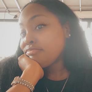 Meet your Posher, Janelle